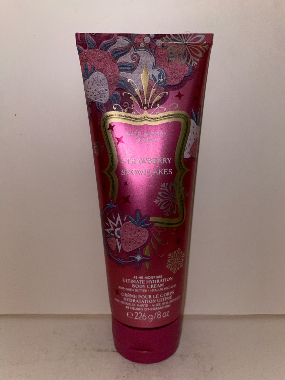 Bath & Body Works Strawberry Snowflakes Body Cream 8oz Discontinued New